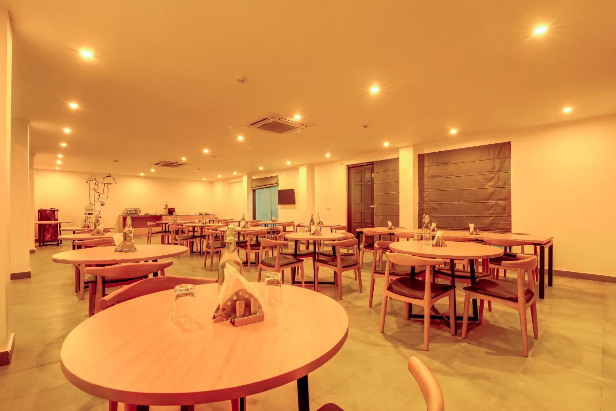 โอโย ทาวน์เฮาส์ 166 เซ็กเตอร์ 38 คุรคาออน Hotel คูร์เคาน์ ภายนอก รูปภาพ