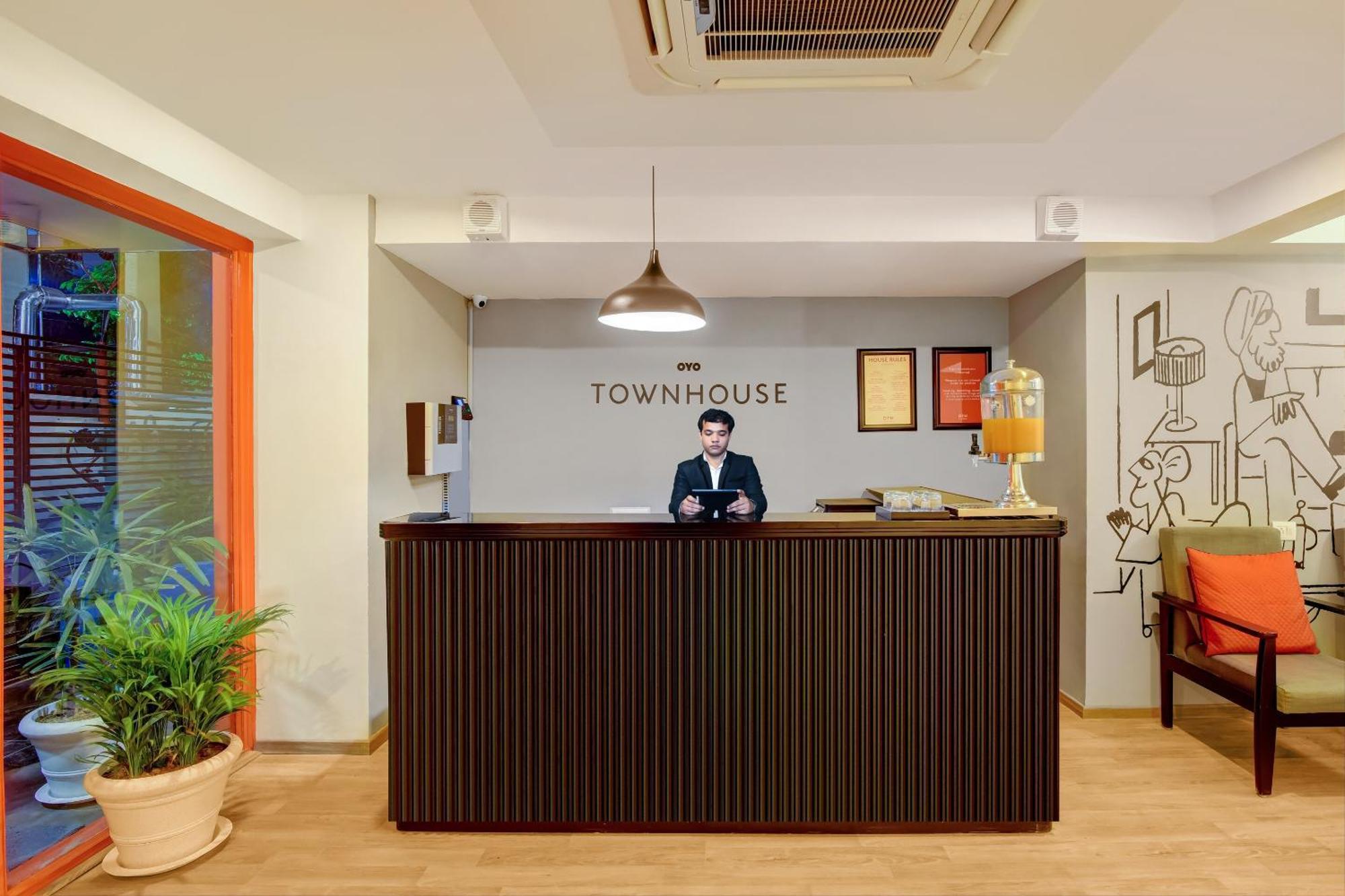 โอโย ทาวน์เฮาส์ 166 เซ็กเตอร์ 38 คุรคาออน Hotel คูร์เคาน์ ภายนอก รูปภาพ