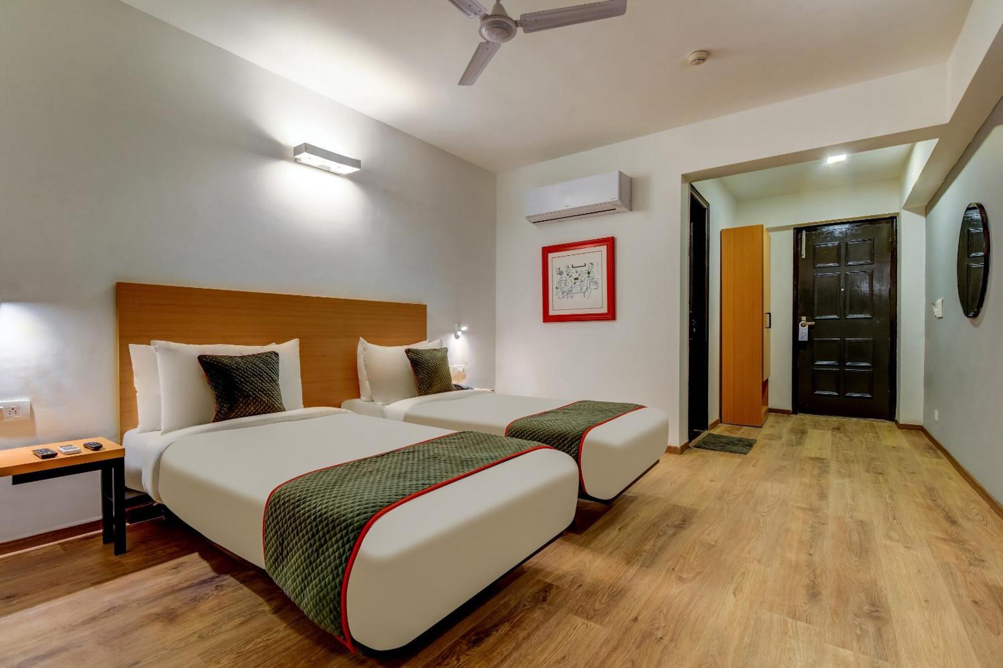โอโย ทาวน์เฮาส์ 166 เซ็กเตอร์ 38 คุรคาออน Hotel คูร์เคาน์ ภายนอก รูปภาพ